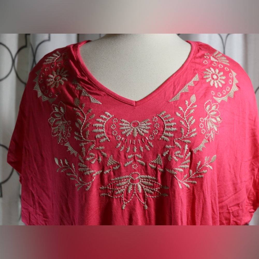 Super b pink top with tan embroidery, size 1X